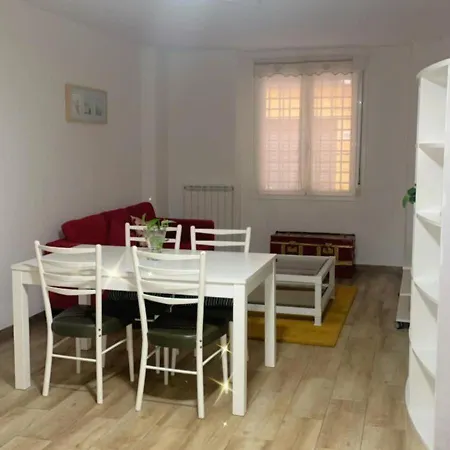 Calle Armas 105 아파트 *